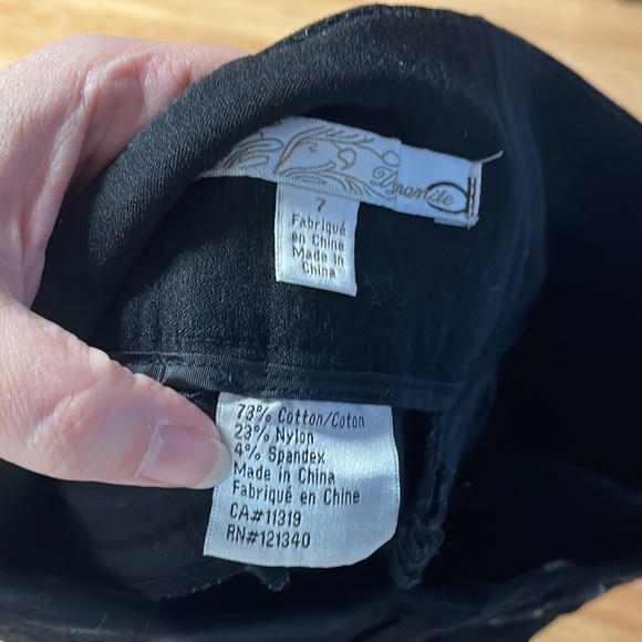 Black shorts - Picture 3 of 3